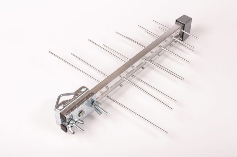 Log periodic antenna