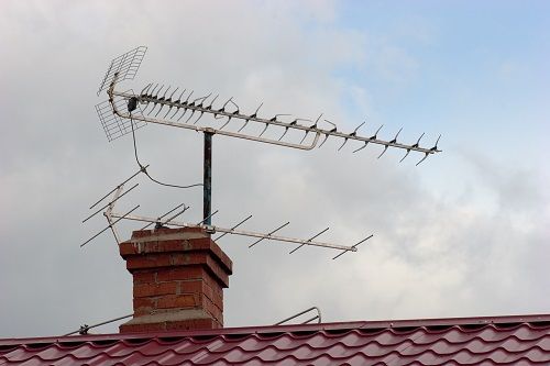 Vertically stacked antennas